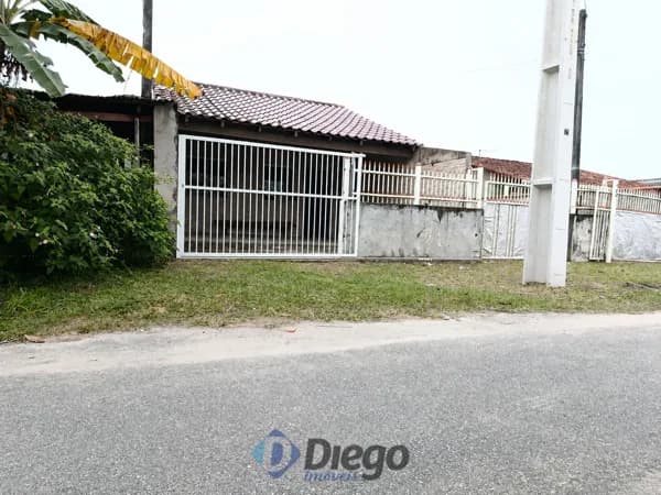 🏡 CASA EM PRAIA DE LESTE – EXCELENTE OPORTUNIDADE DE MORADIA OU INVESTIMENTO!