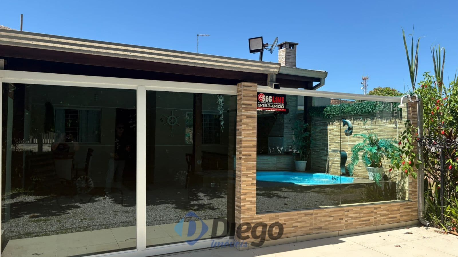 🏡✨ Seu novo lar com piscina e churrasqueira espera por você! ✨🏡