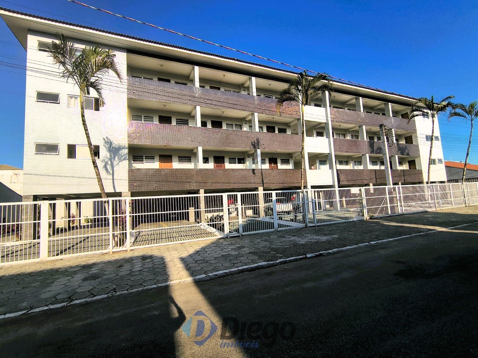Apartamento á 100 metros da praia, excelente localização