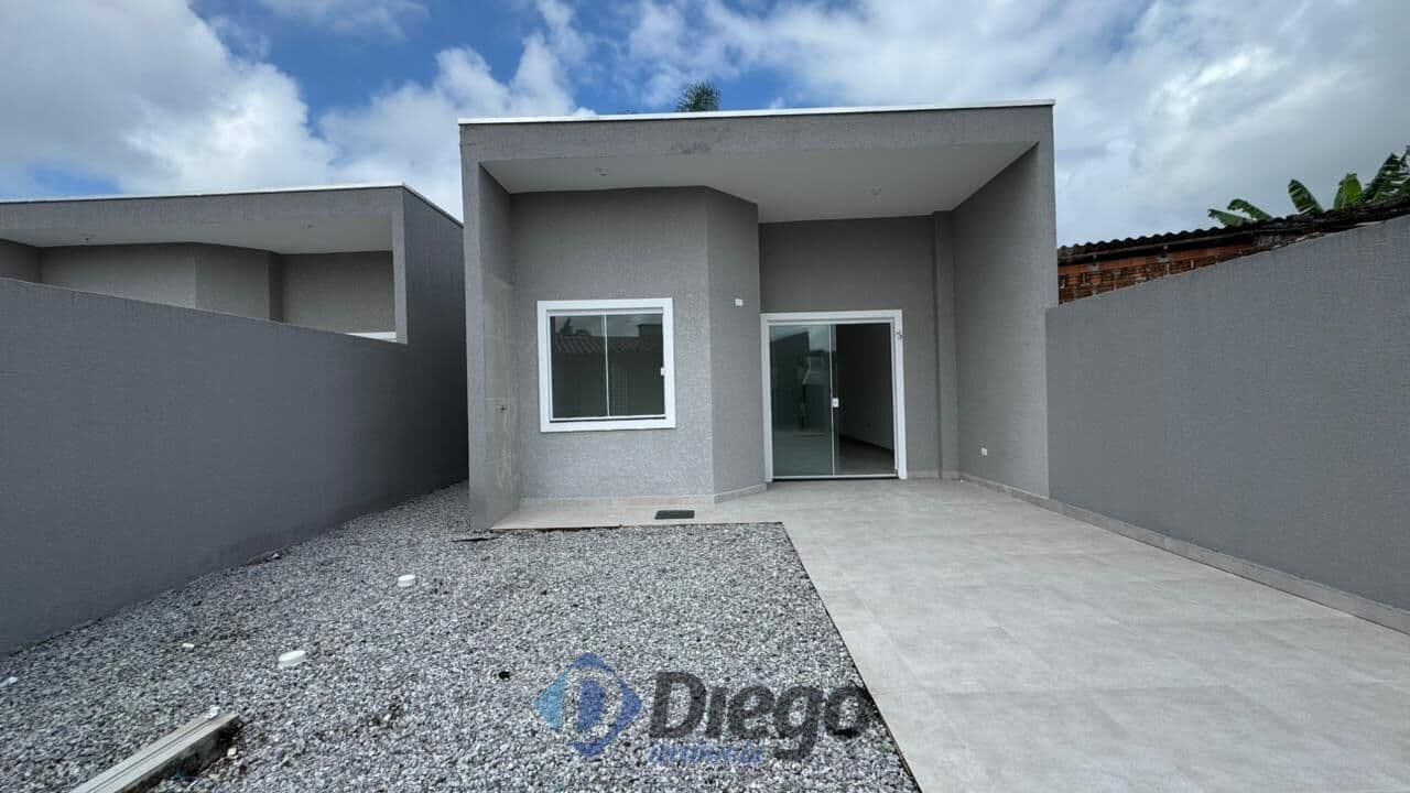 🏡 Casa à venda no Balneário Canoas – Conforto e praticidade para você!