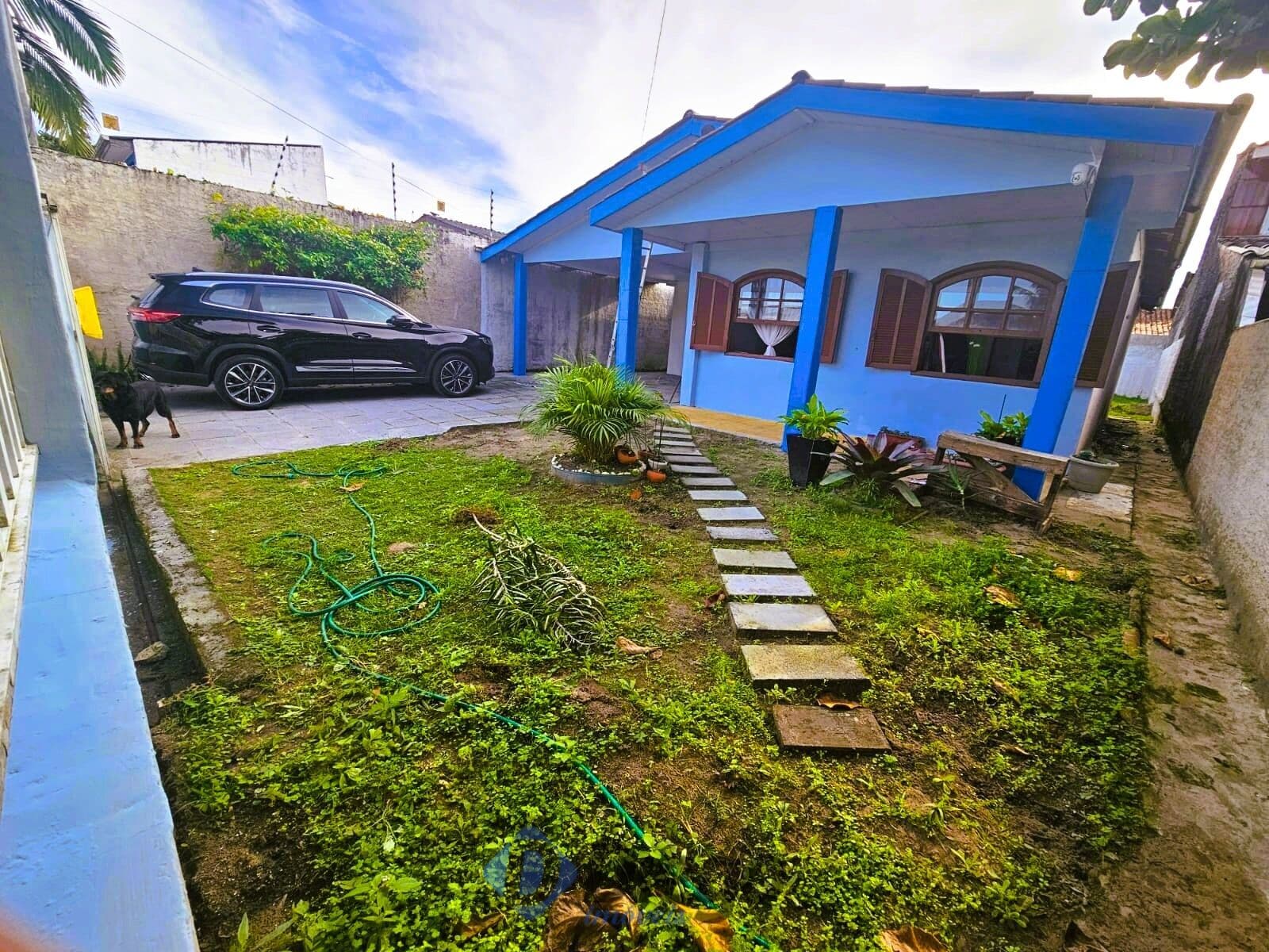 Casa com Amplo Terreno no balneário Marisol em Pontal do Paraná.