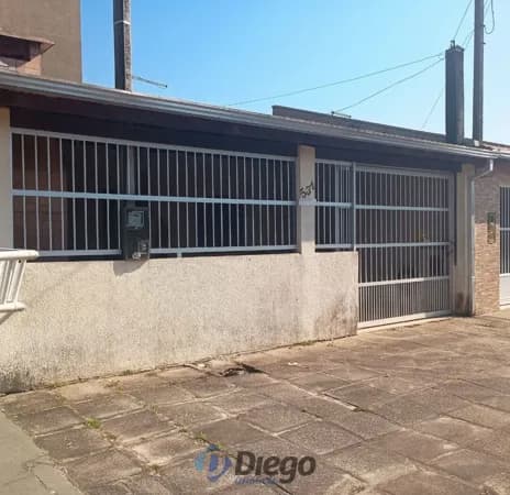 Casa no centro de Praia de Leste - localização privilegiada!