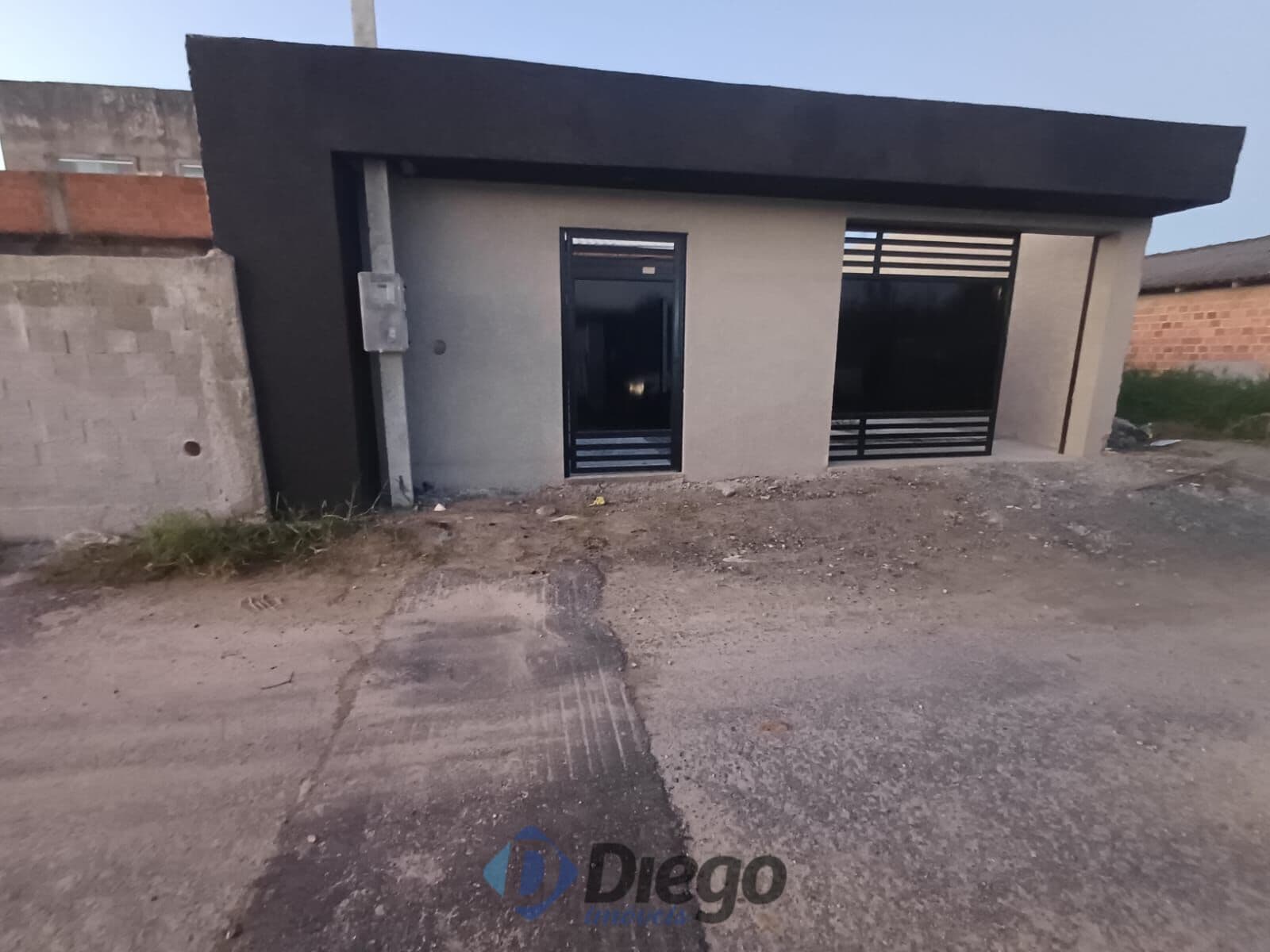 🏡 Casa Individual à Venda – Próxima ao Mar!