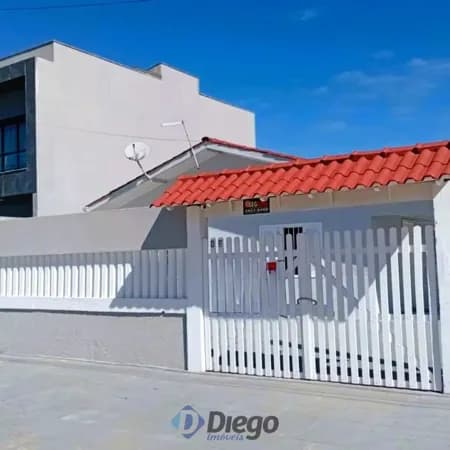 Casa no balneário Canoas com amplo terreno 350M²