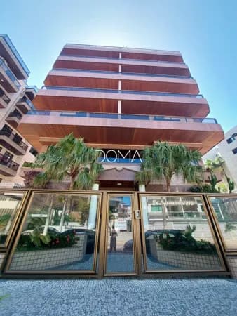 Ampla Cobertura duplex, na quadra da Praia do Forte