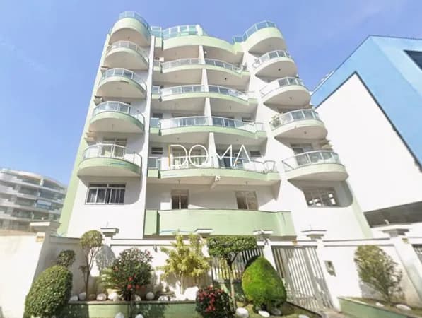 EDIFÍCIO COM LOCALIZAÇÃO ESPECIAL
