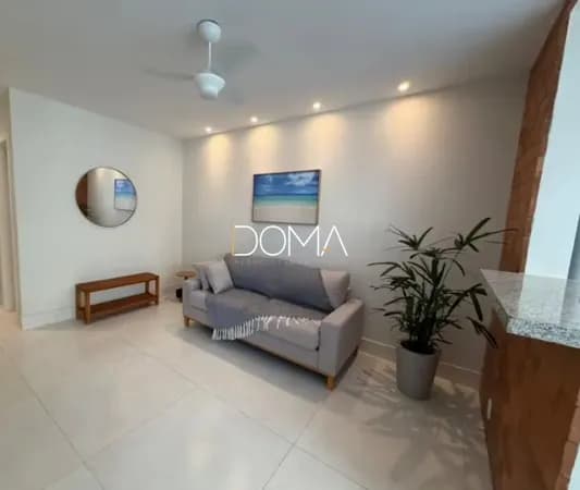 Apartamento todo reformado no Centro de Cabo Frio, pertinho da Praia do Forte!