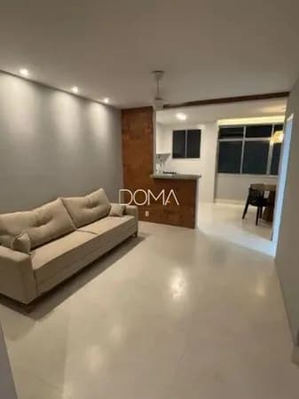Apartamento todo reformado no Centro de Cabo Frio, pertinho da Praia do Forte!