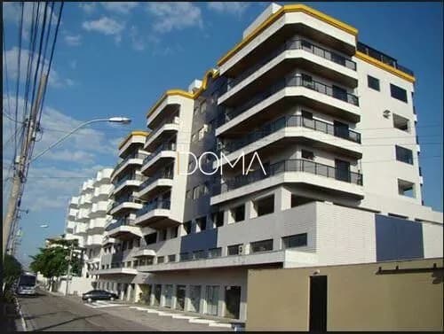 Apartamento próximo ao comércio e praia