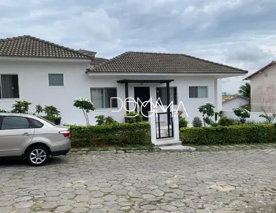 Casa no condomínio dos Pássaros, próximo a praia do Peró