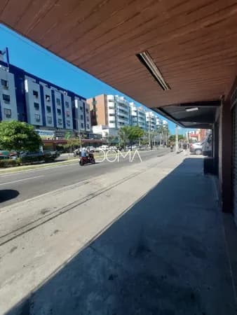 Loja com vaga de estacionamento próxima ao Centro, Cabo Frio/RJ