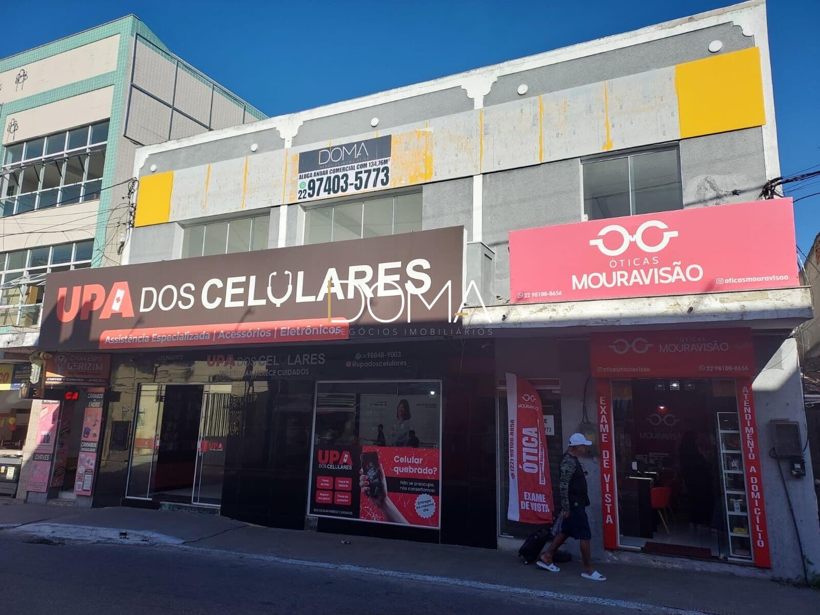 Prédio comercial no centro da cidade