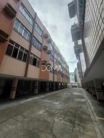Apartamento próximo ao centro e a Praia do Forte com excelente localização