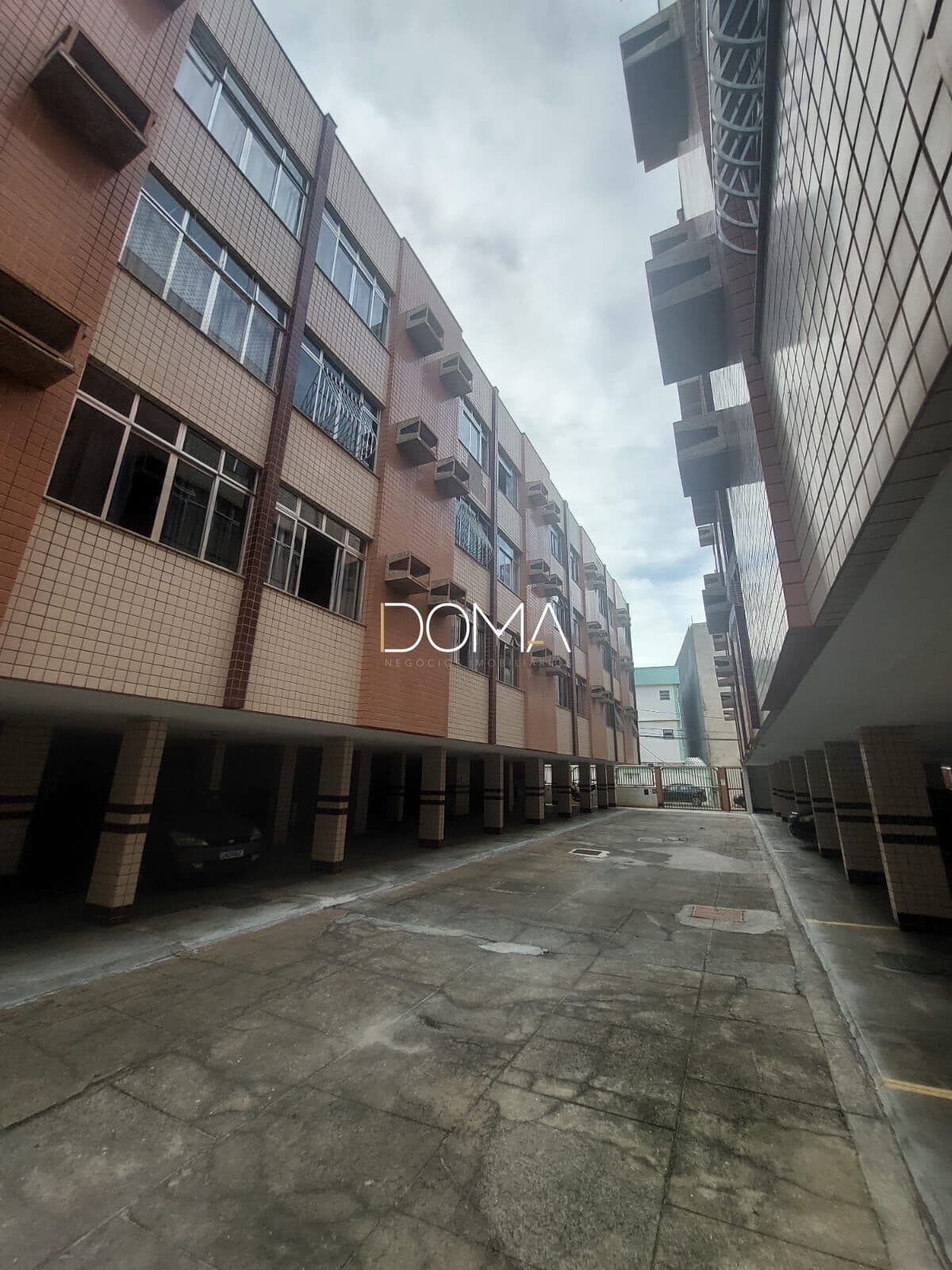 Apartamento próximo ao centro e a Praia do Forte com excelente localização