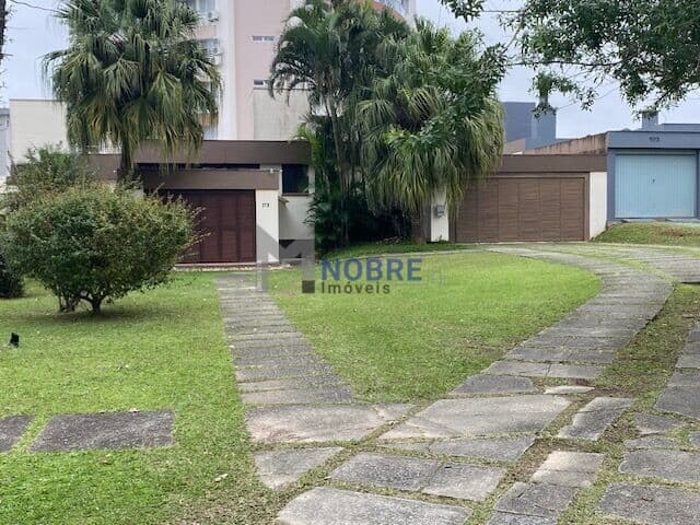Casa Alto Padrão - Localização privilegiada
