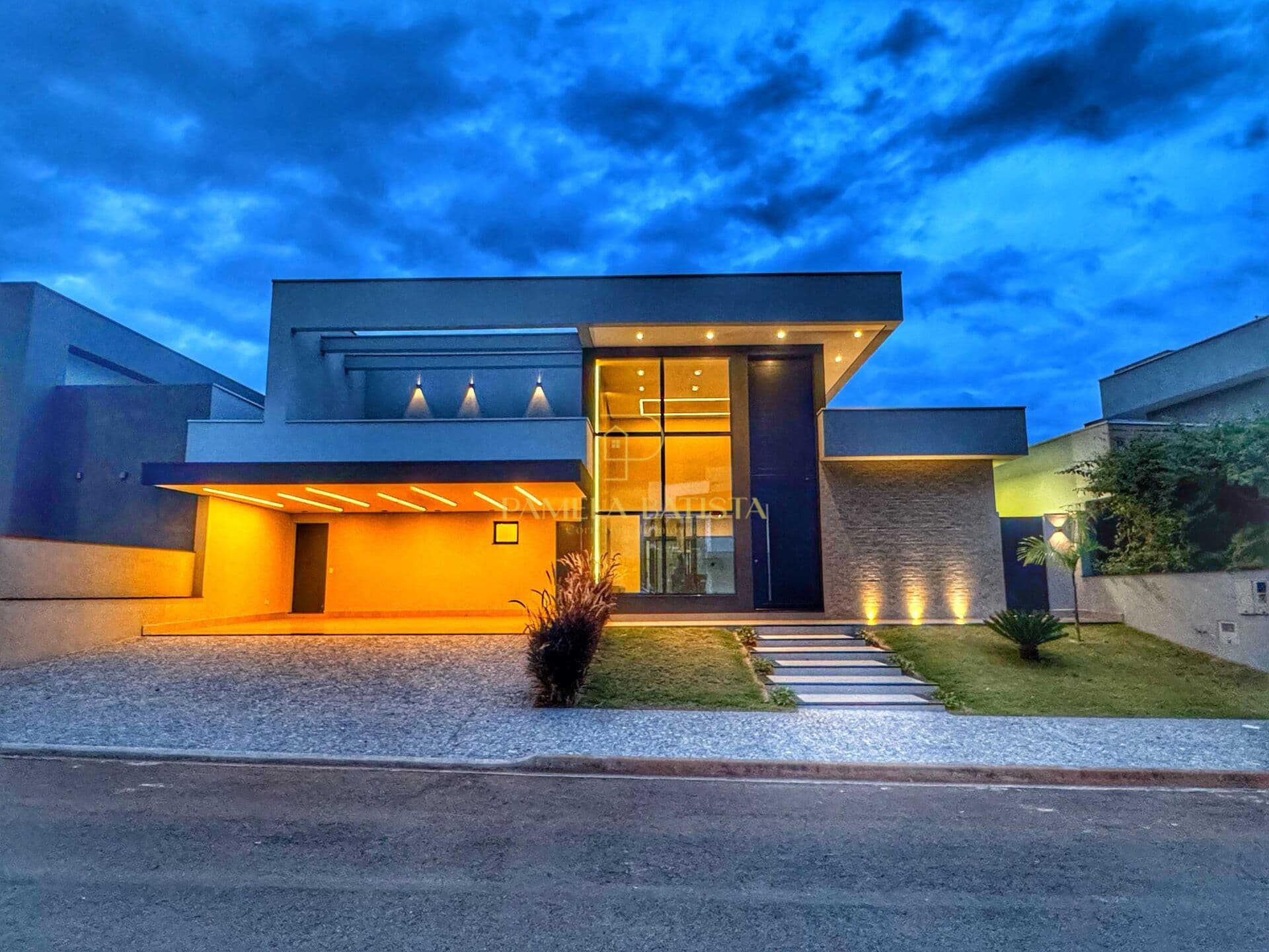 Casa Alto Padrão - Residencial Ipês Amarelos