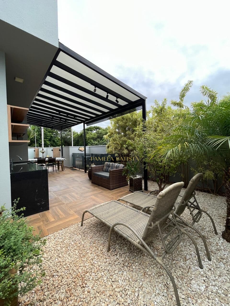 Casa de Esquina em Condominio Fechado
