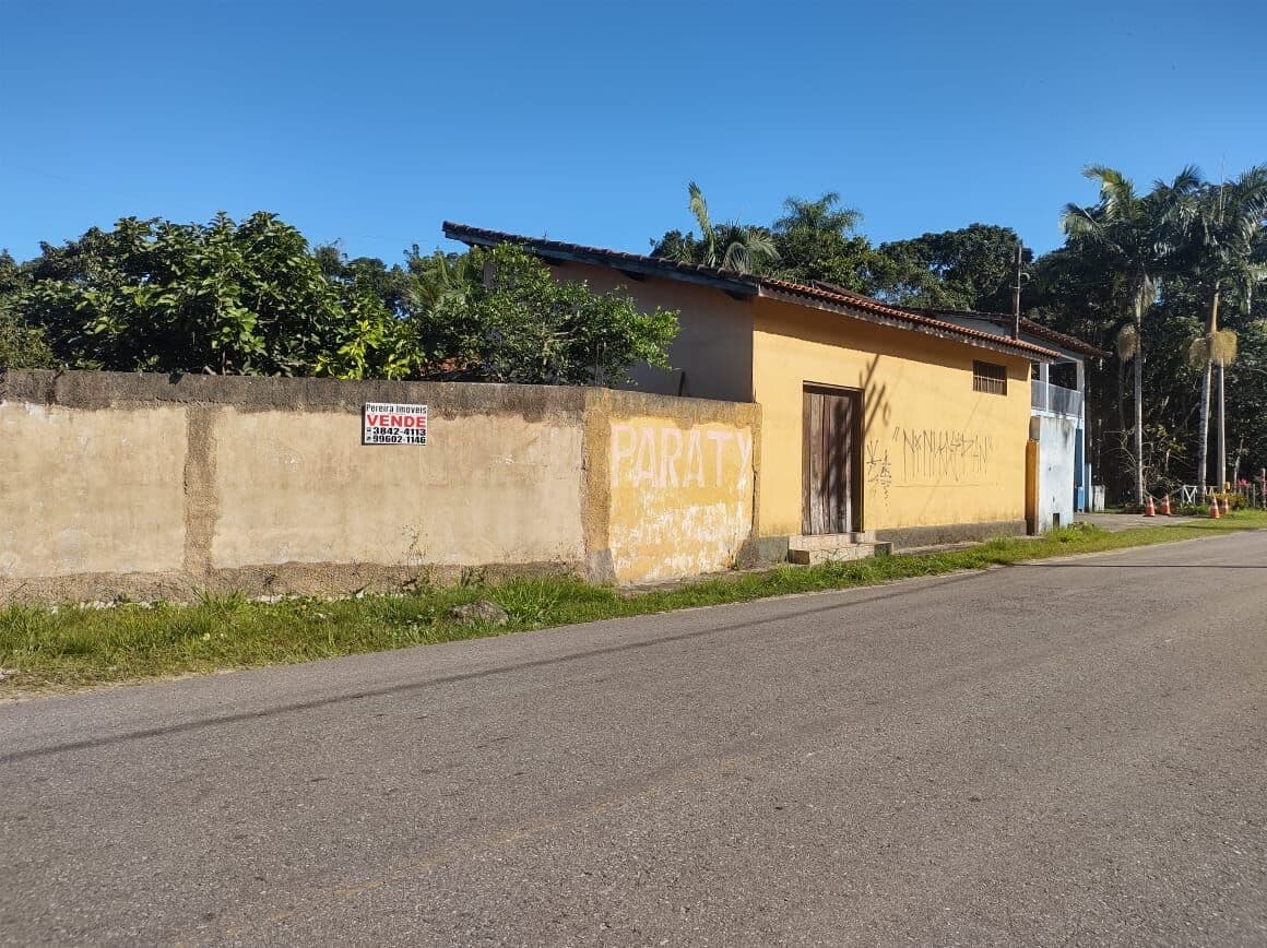 CASA EM IGUAPE