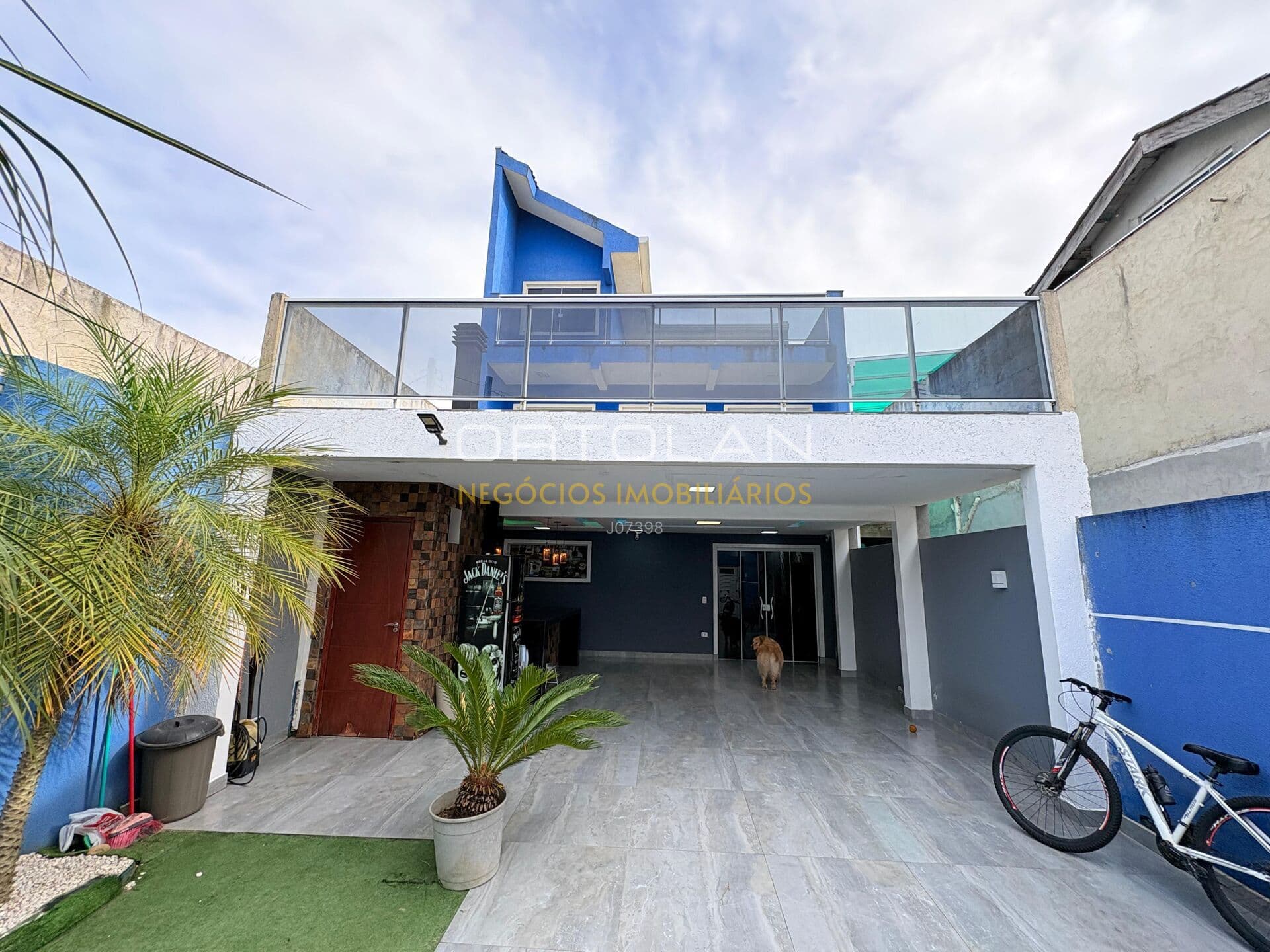 Sobrado com ático 175m² - 03 Dormitórios - Ipê- São José dos Pinhais- PR