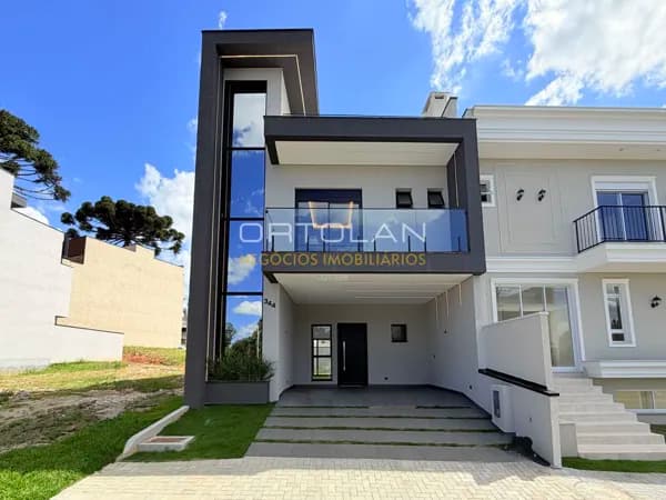 Triplex em condomínio 231m² - 03 Dormitórios - Costeira - SJP