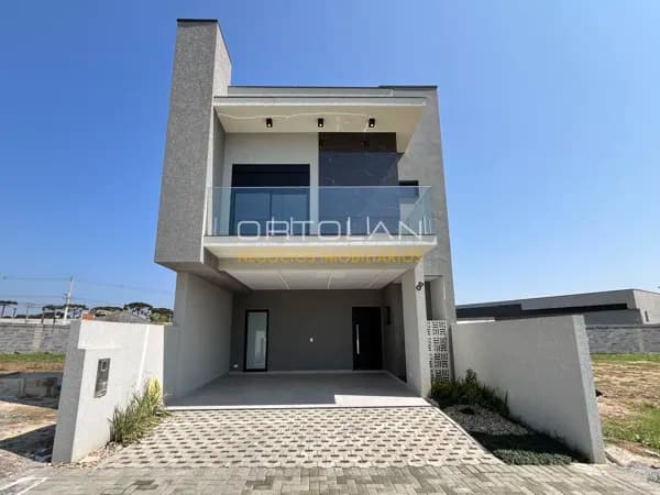 Residência Triplex 210m² - 04 Dormitórios - Costeira - São José dos Pinhais.