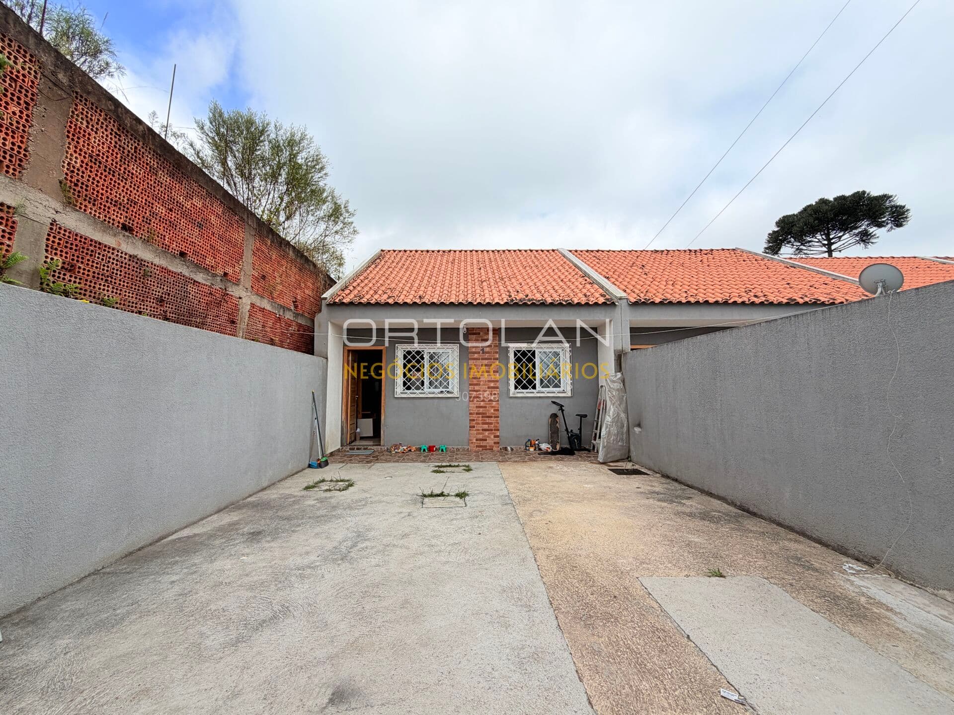 Casa 48,40m² - 02 Dormitórios – Campo Largo da Roseira – São José dos Pinhais-PR