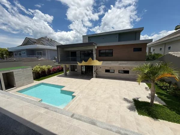 Casa Triplex Alto Padrão no Condomínio Santa Mônica Jardins - Barra