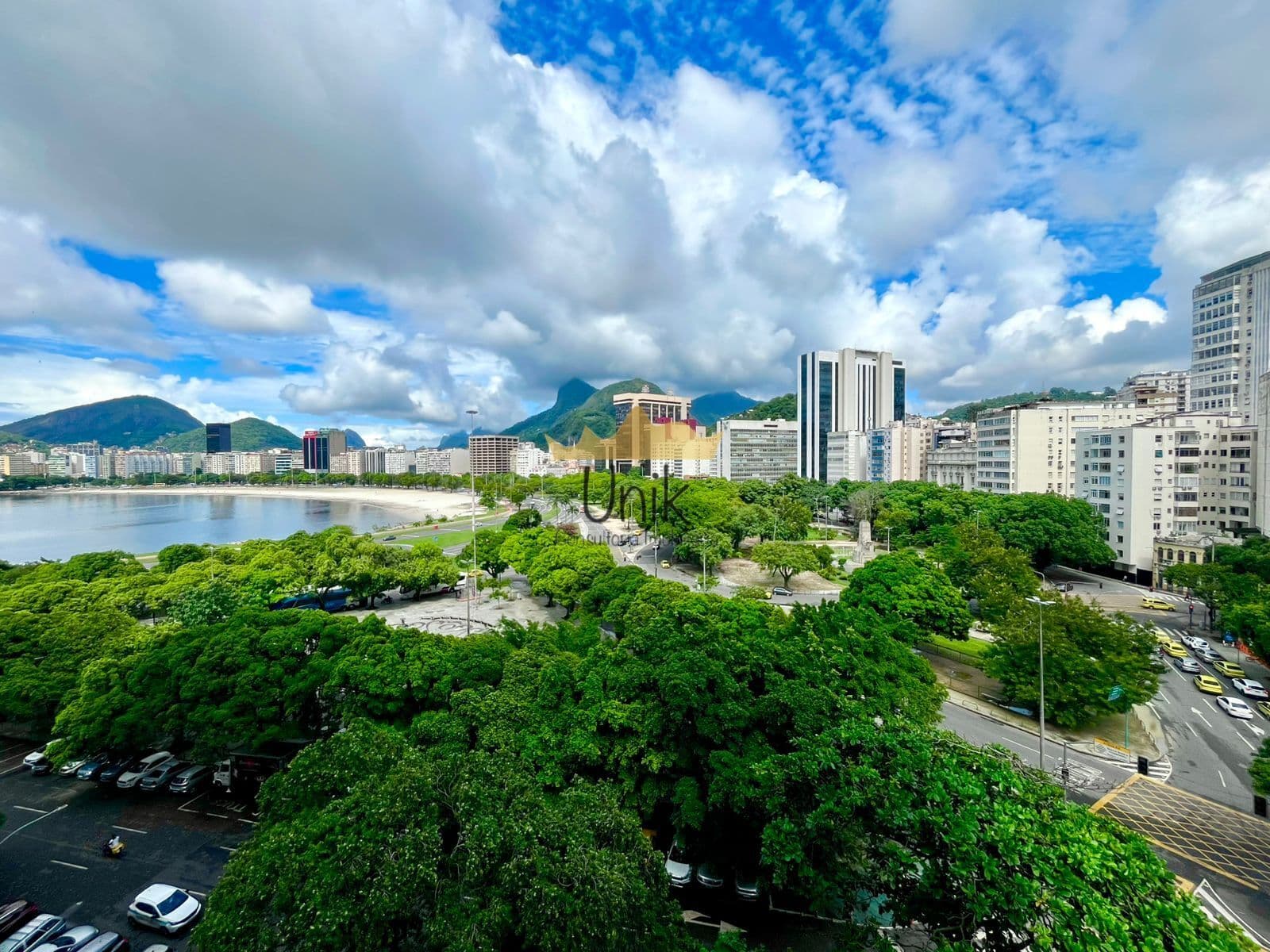 Apartamento reformado com vista esplendorosa na Praia de Botafogo