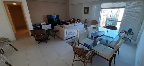 Apartamento reformado com vista do mar