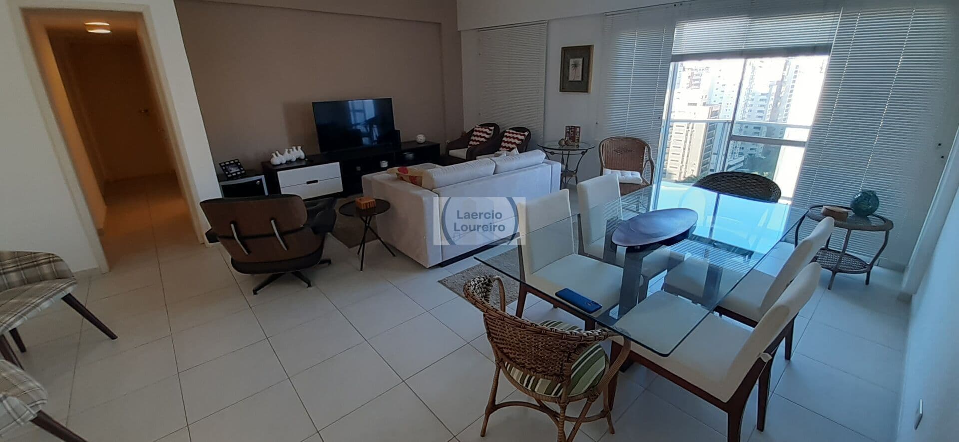 Apartamento reformado com vista do mar