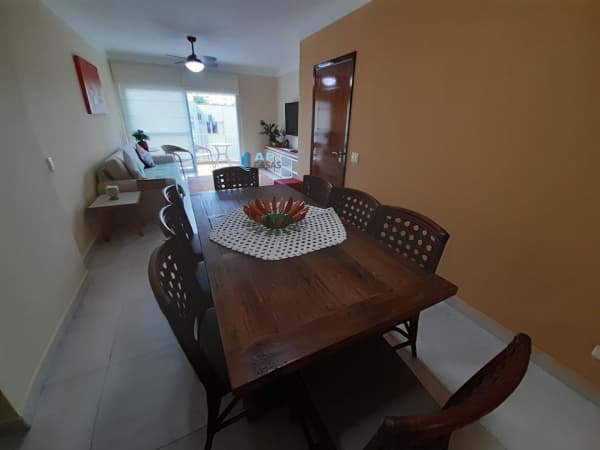 Apartamento no Guarujá com vista da praia