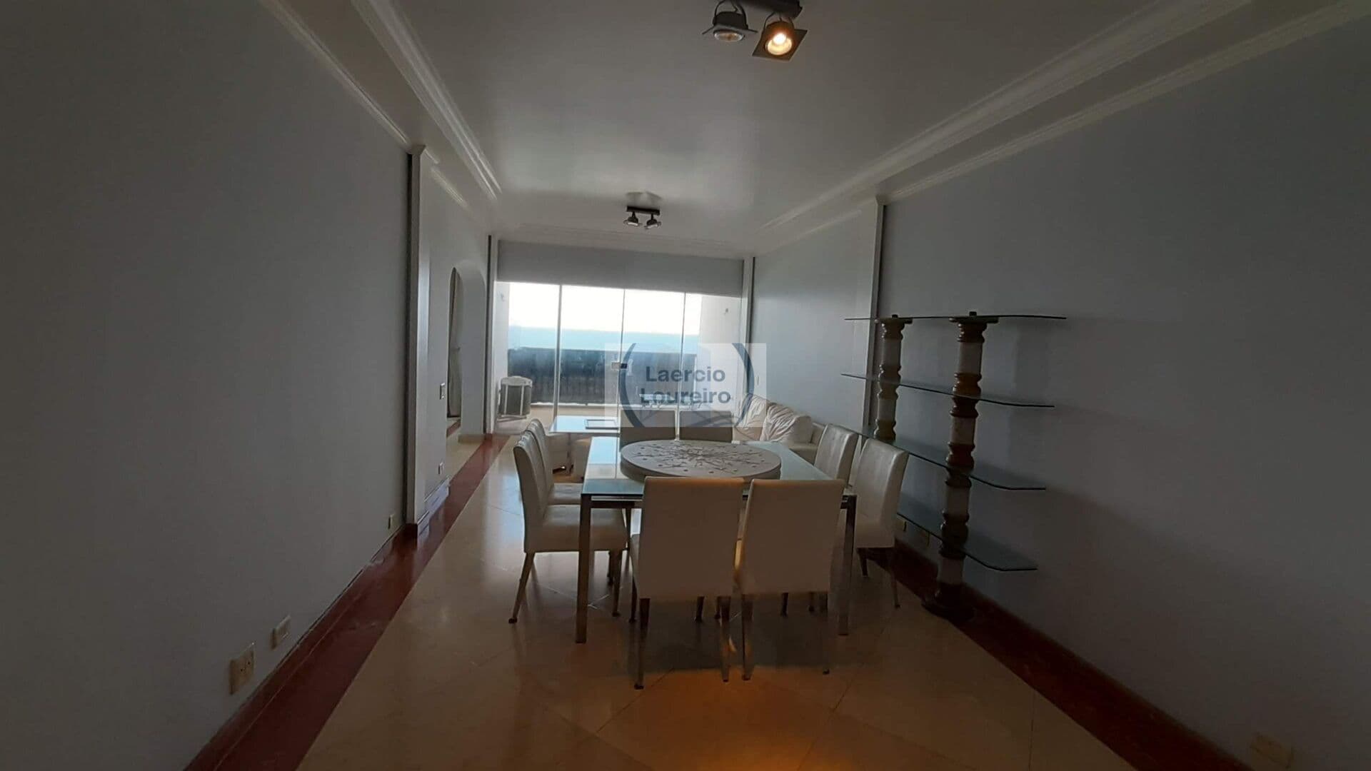 Imagina acordar toda manhã e tomar café na varanda vendo o mar