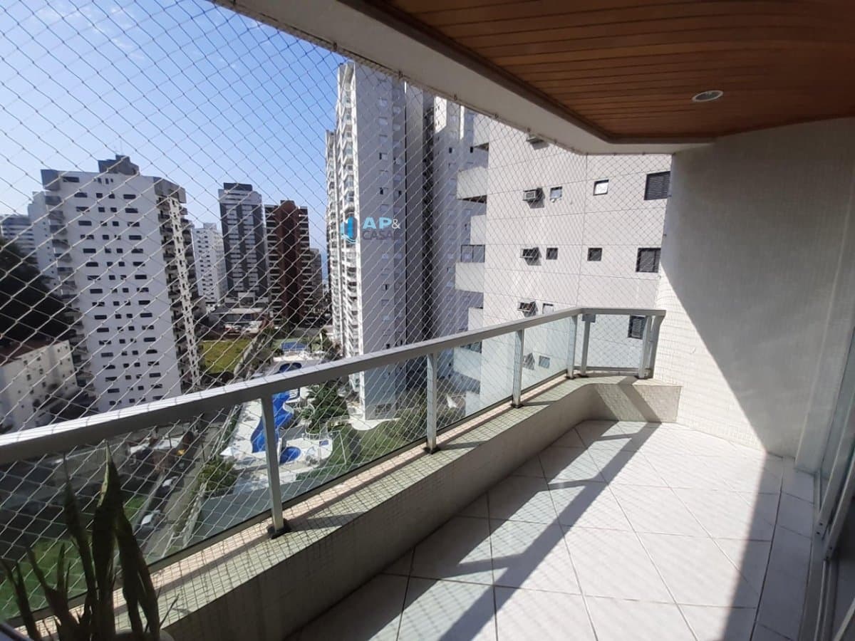 Apartamento com sacada na Astúrias