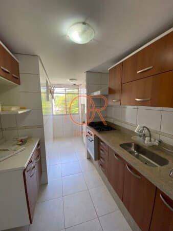 Apartamento semi mobiliado