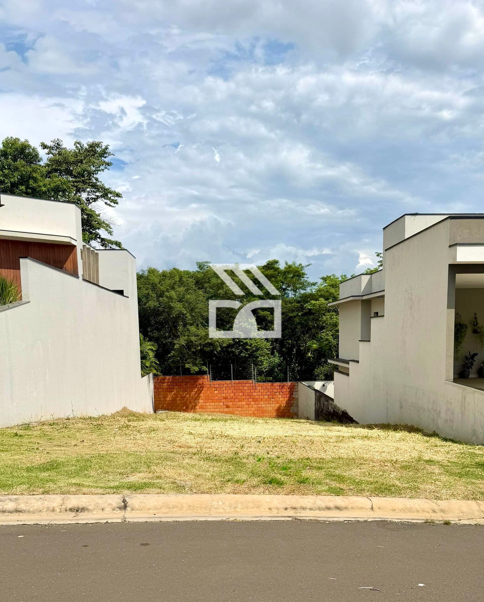 Terreno em Condomínio - Jardim Residencial Viena