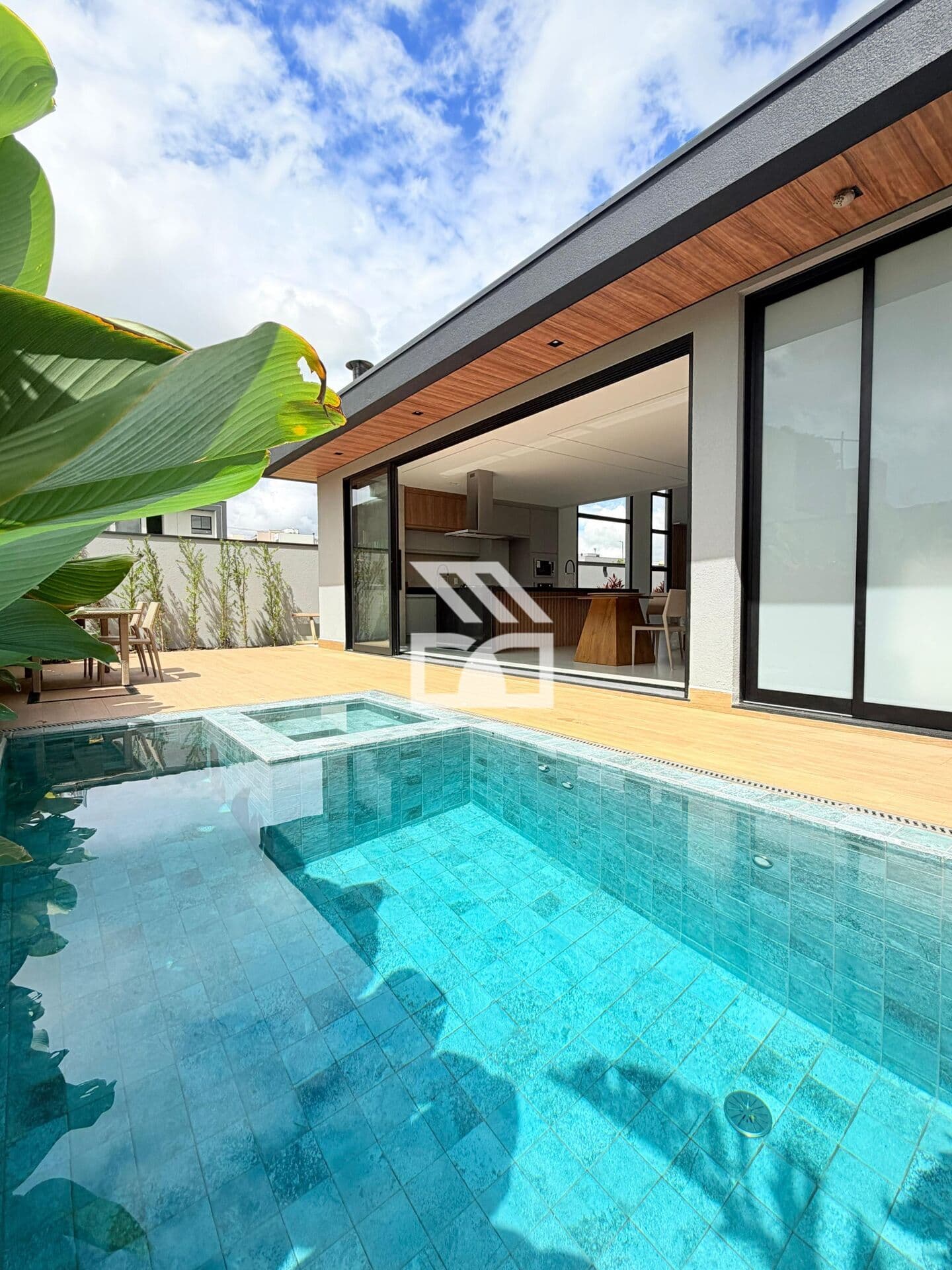 Casa em Condomínio - Jardim Villa Sapezal
