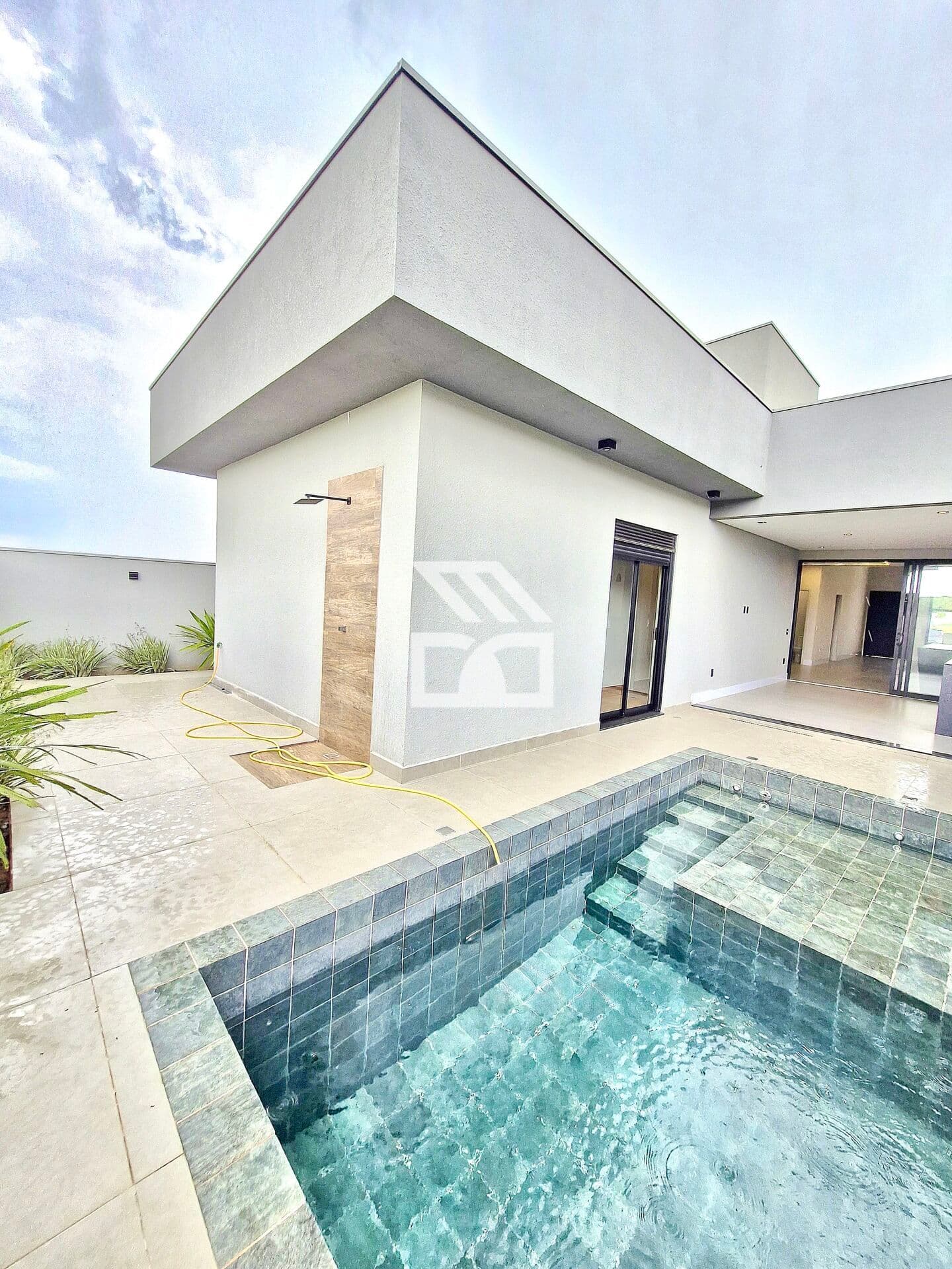 Casa em Condomínio - Jardim Villa Sapezal