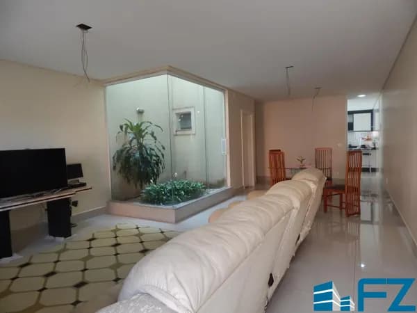 Sobrado à Venda 245m² no Bairro Santa Terezinha em São Bernardo do Campo.