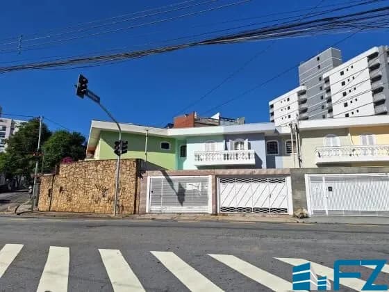 Sobrado para venda possui 186 metros quadrados com 3 quartos em Santa Maria - Santo André - SP