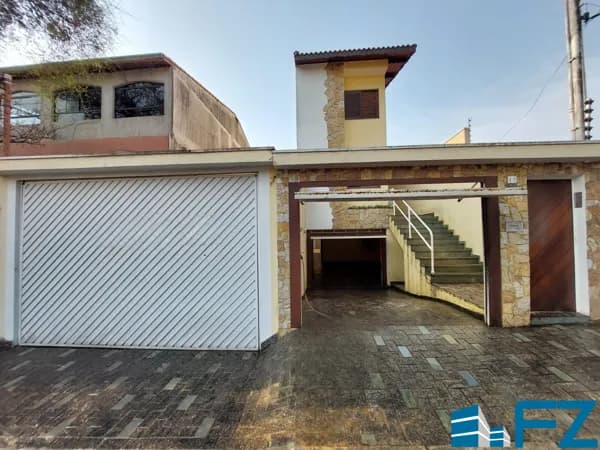 Sobrado para venda tem 202m² no bairro Vila Floresta - Santo André - SP