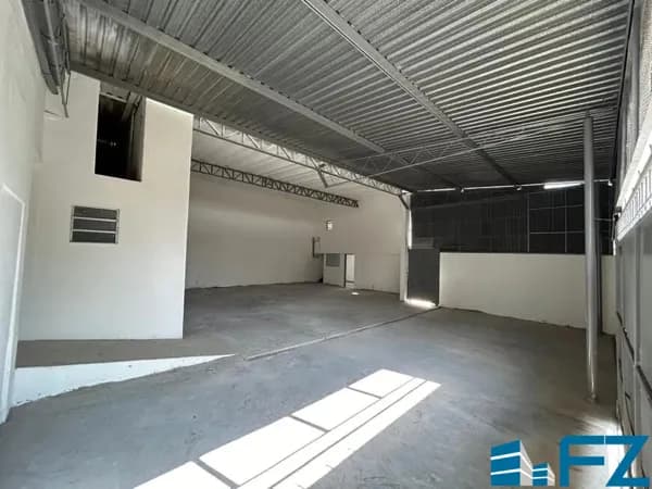 Galpão/ depósito para aluguel e venda com 412m² Batistini - São Bernardo do Campo - SP