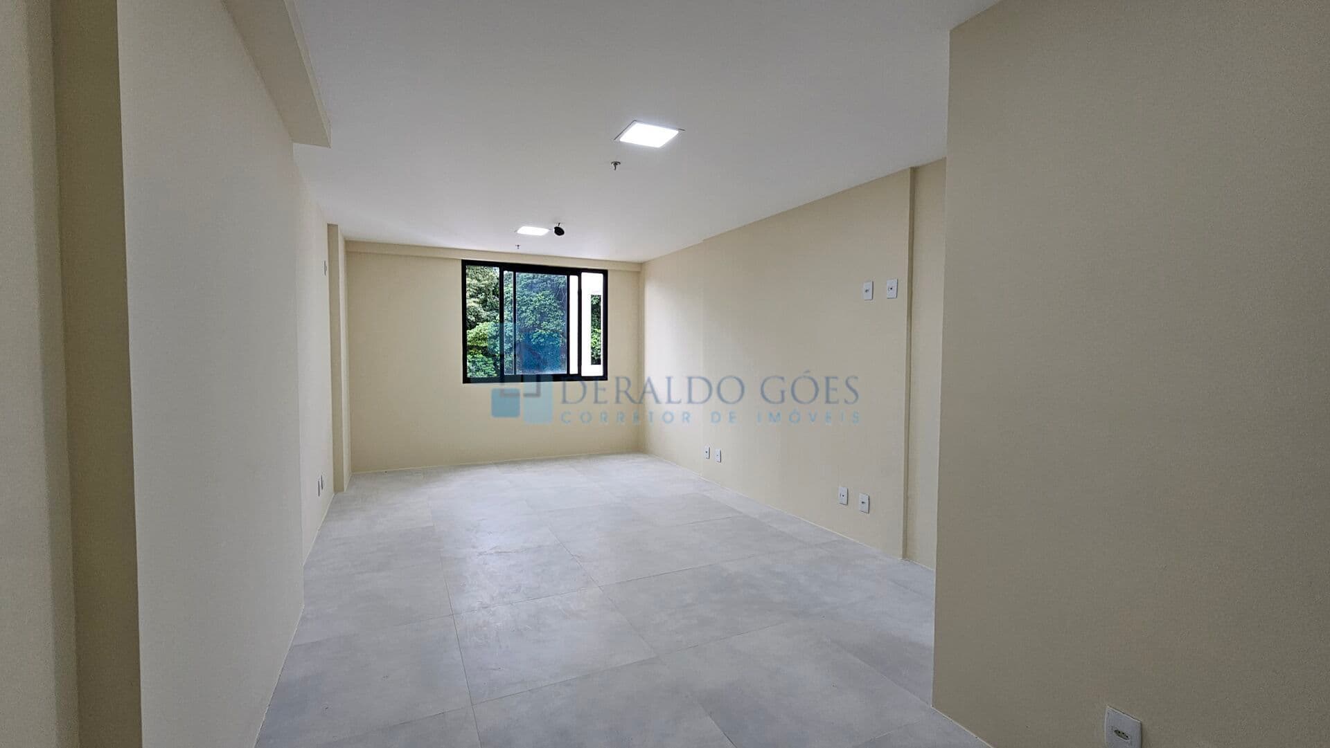 Sala comercial nova com área privativa de 28 m²