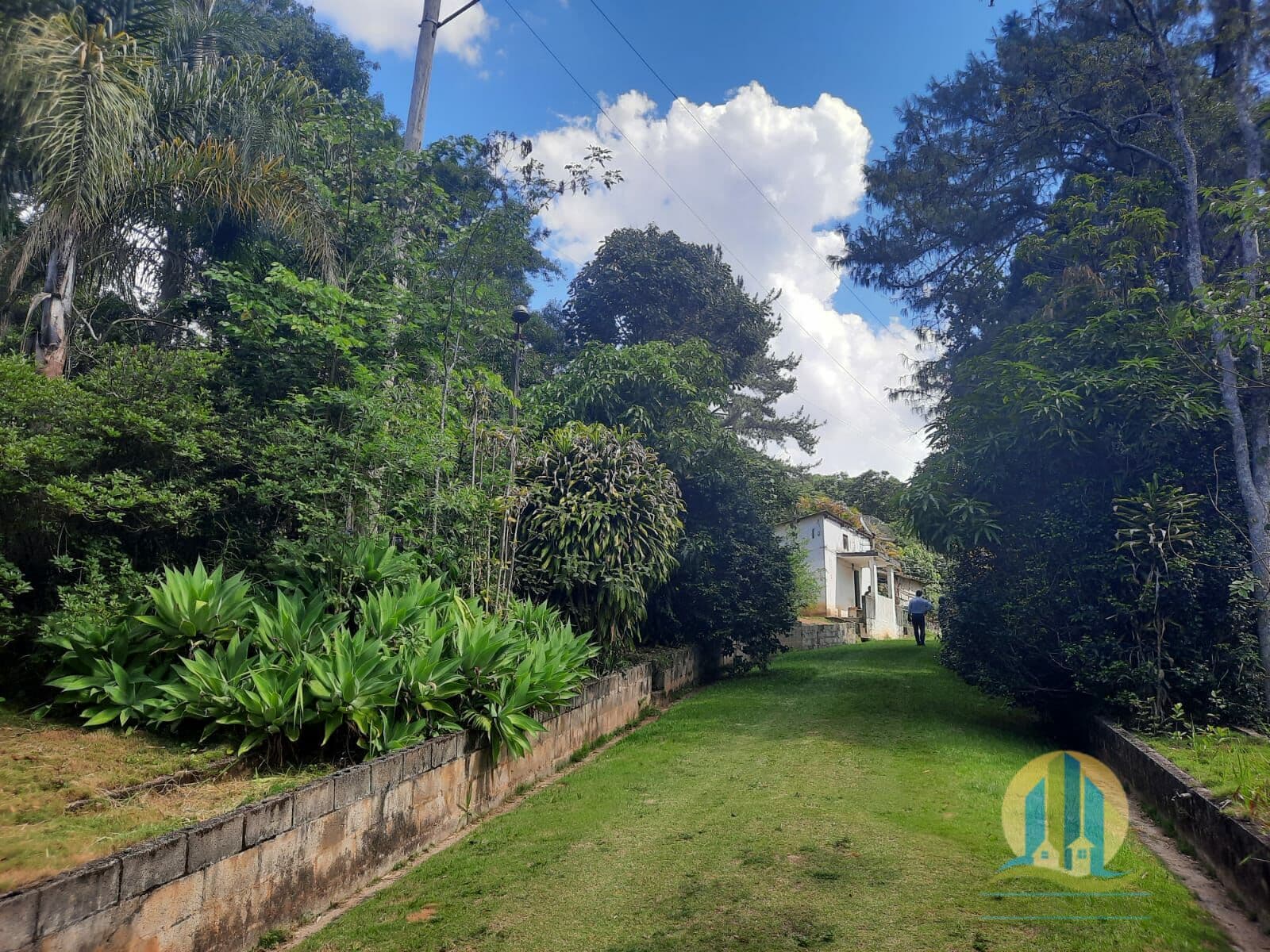 Belíssima Área Residencial/Comercial à Venda em Santana de Parnaíba - SP