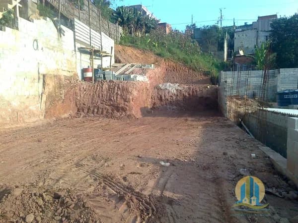 Terreno á Venda em Santana de Parnaíba / SP