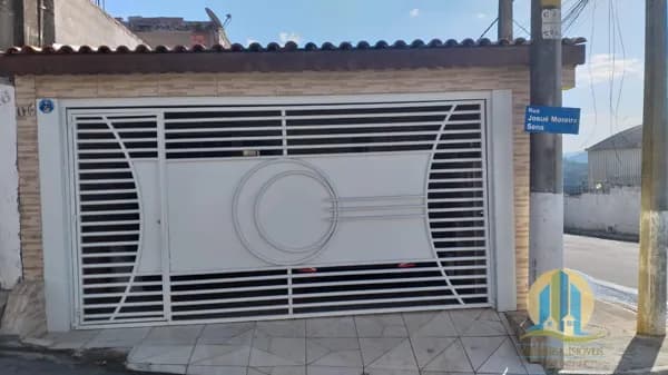 Casa Padrão á Venda em Santana de Parnaíba !