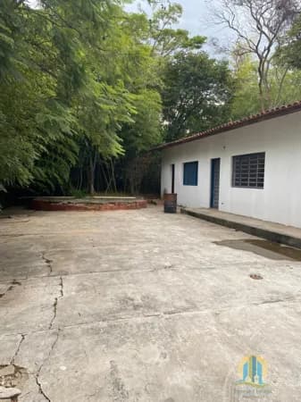 CHÁCARA PARA LOCAÇÃO EM SANTANA DE PARNAÍBA – CONFORTO, LAZER E CONTATO COM A NATUREZA