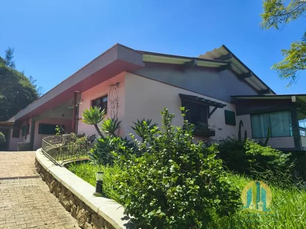 CASA DE ALTO PADRÃO À VENDA NO CONDOMÍNIO VOTURUNA