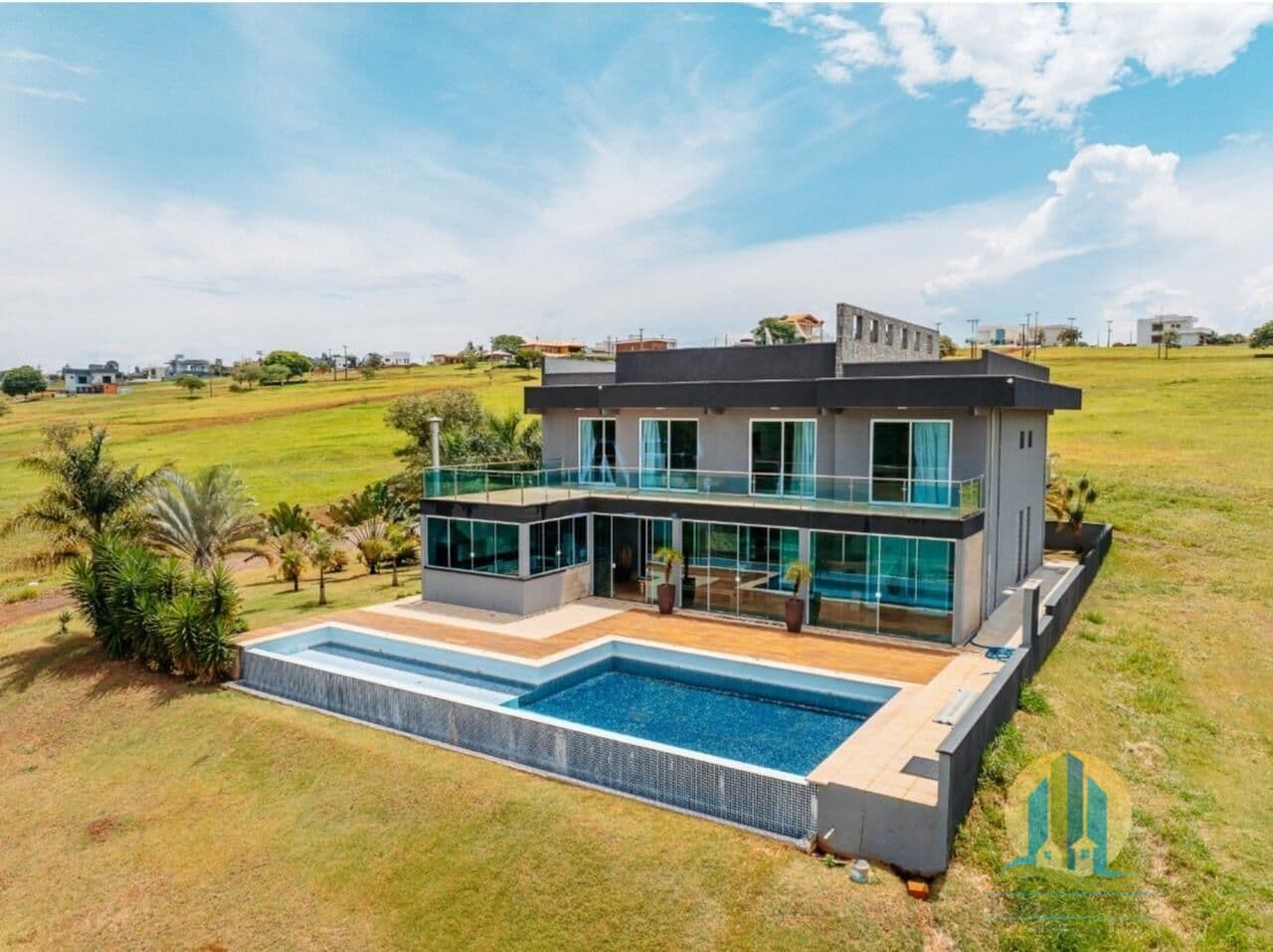 Casa em Paranapanema - Centro