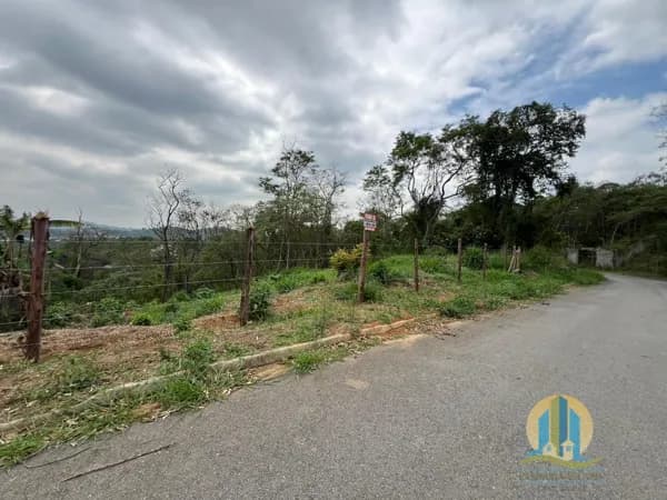 Terreno à Venda no Parque Senai !