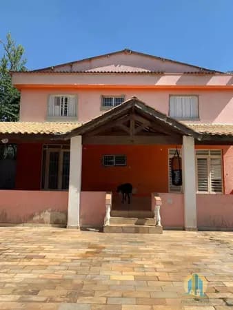 Sobrado à Venda em Santana de Parnaíba / SP
